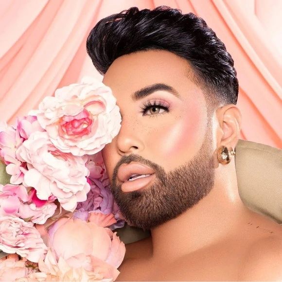 Artist Couture Love Sprung Blush Palette - Picture 8 of 10